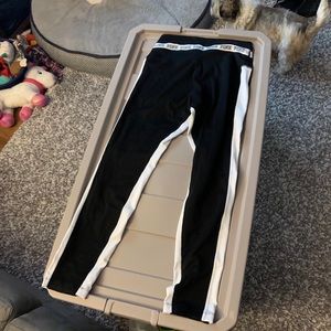 Black and white pants with pockets